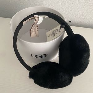 NWT Women’s Ugg Sheepskin Earmuffs